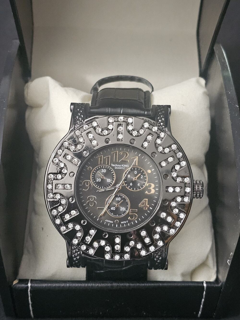 59.6mm black crystal bezel Fashion Analog Quartz watch w/faux Leather Band